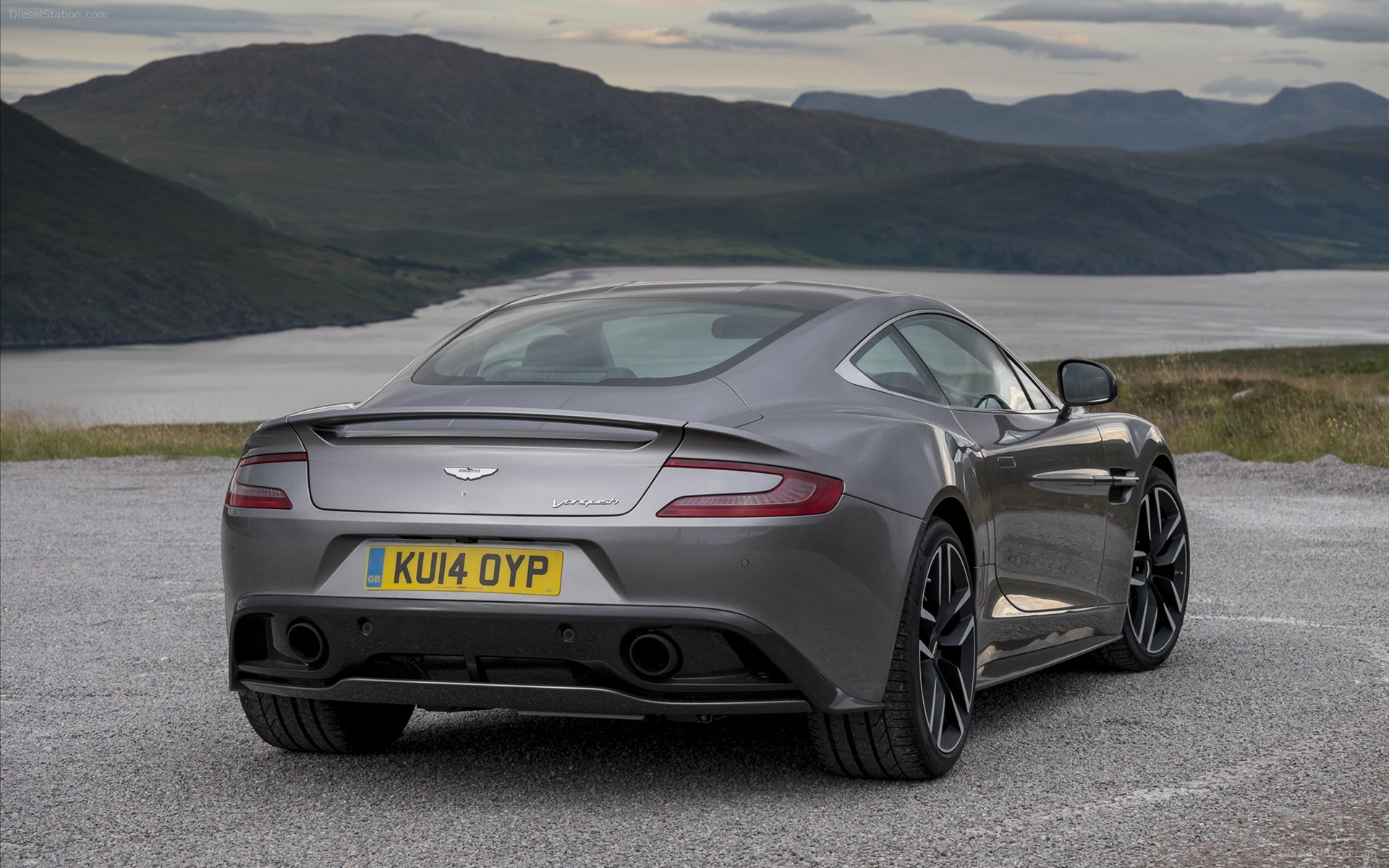 Aston Martin Vanquish 2015